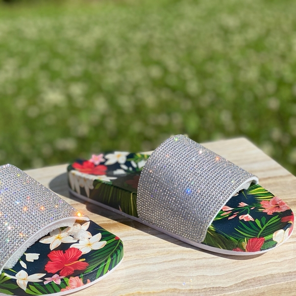 Shoes - Picture 2 of 2